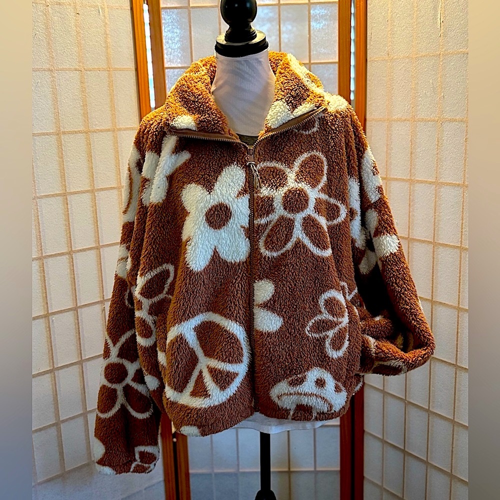 American Eagle seriously huggable fleece jacket